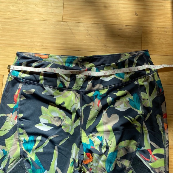 Avia Workout Capri Pants - Picture 2 of 5